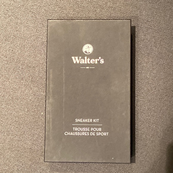 Sneaker cleaning kit - Picture 2 of 3